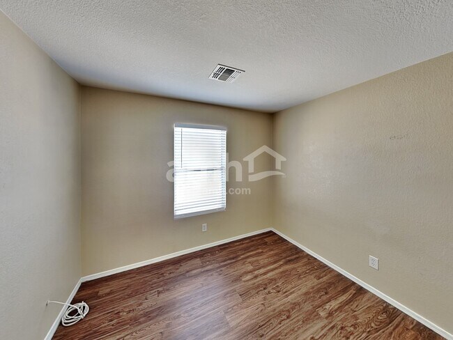 Building Photo - 6179 E Bramble St