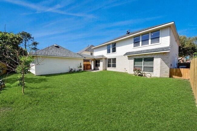 Building Photo - 12815 Dadebrook Ct