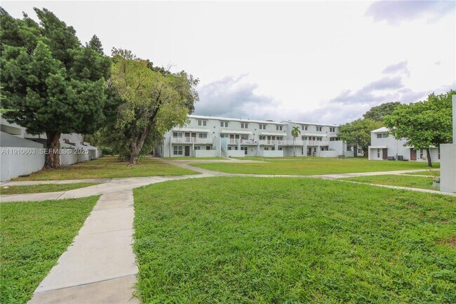 Building Photo - 1955 NW 5th Pl