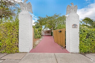 Building Photo - 335 Malverne Rd