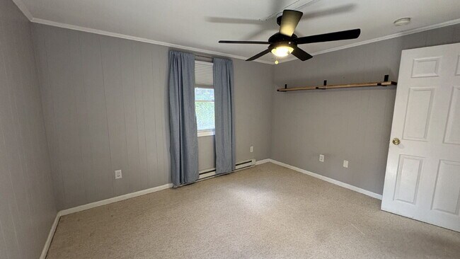 Building Photo - Bright & Sunlit 2nd-Floor Unit in Peaceful Kittery Setting!
