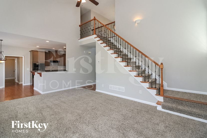 Building Photo - 166 Crestview Dr