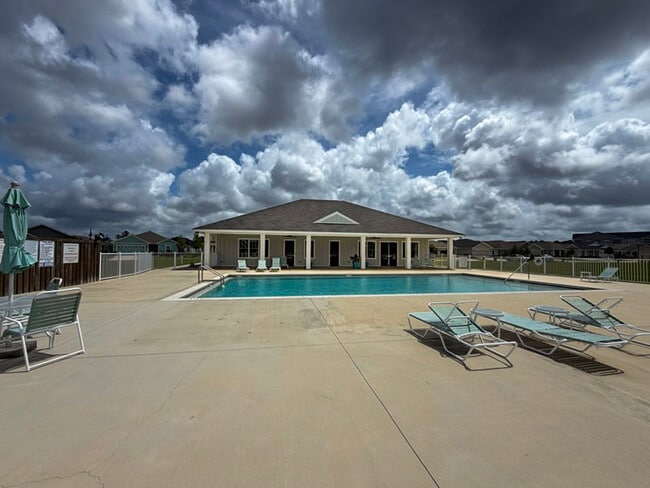 Building Photo - 593 Riverwalk Cir