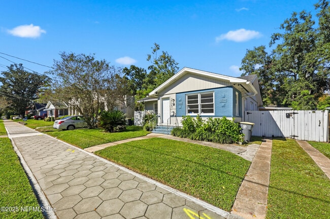 Building Photo - 2755 Green St