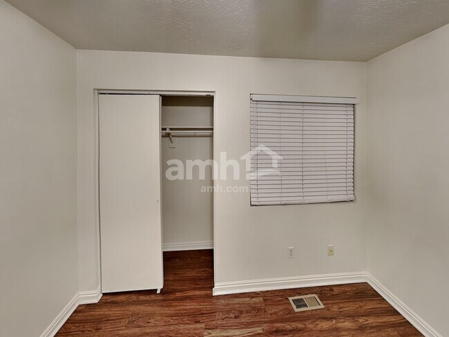Building Photo - 11888 Aztec Rd