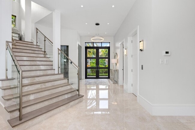 Building Photo - 863 Enfield St