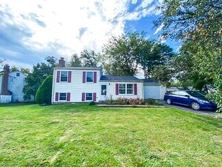 Building Photo - Beautifully Maintained 3 Bed 2 Bath Single...