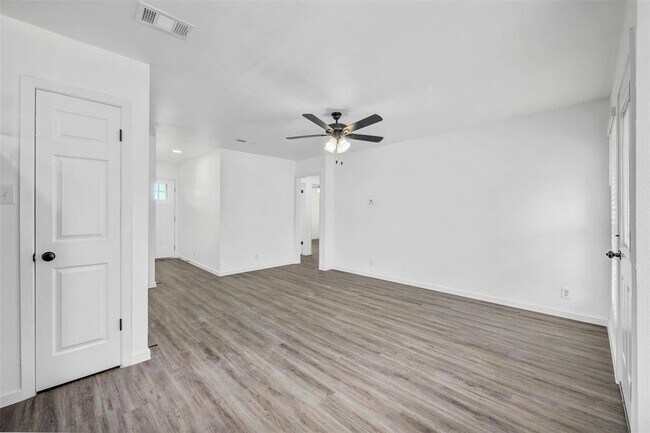 Building Photo - 6506 King George Dr