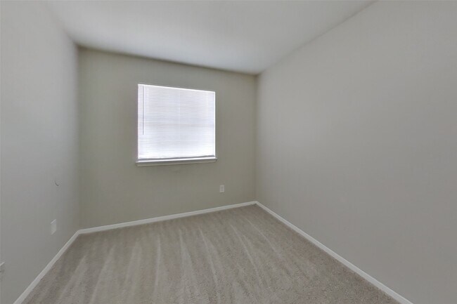 Building Photo - 13311 Danshire Dr