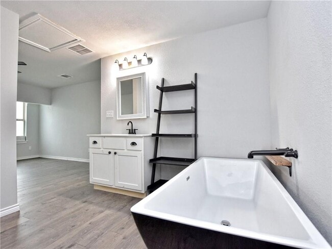 Building Photo - 1756 Yaupon Grove Ln