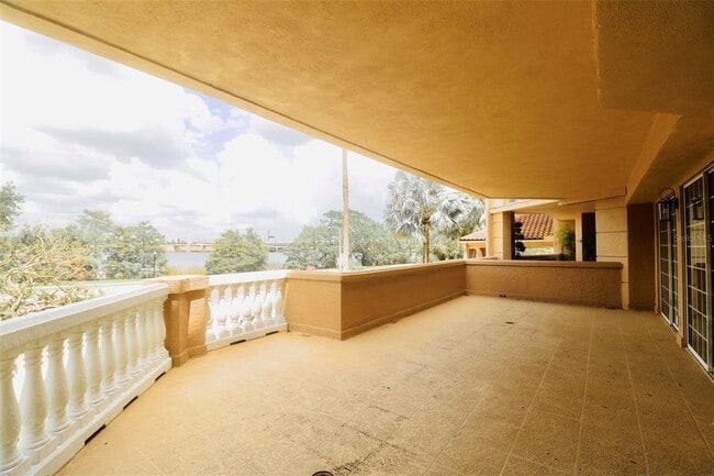 Building Photo - 1110 W Ivanhoe Blvd