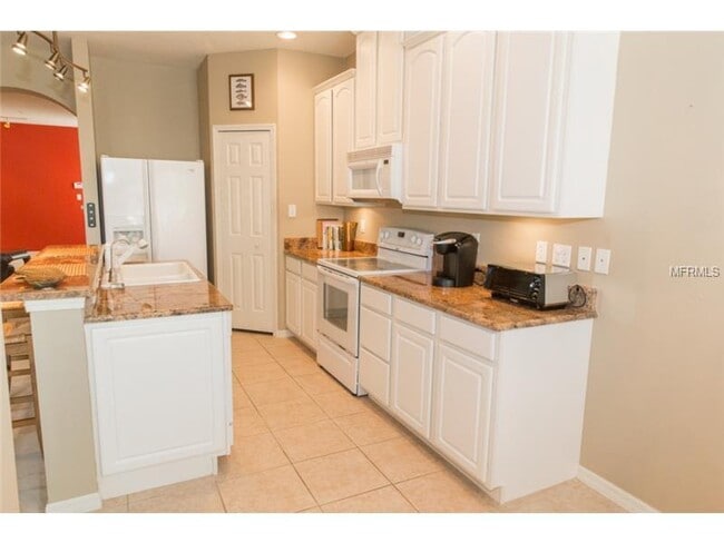 Building Photo - 3773 Parkridge Cir