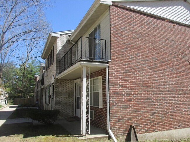 Building Photo - 14 Surrey Ln