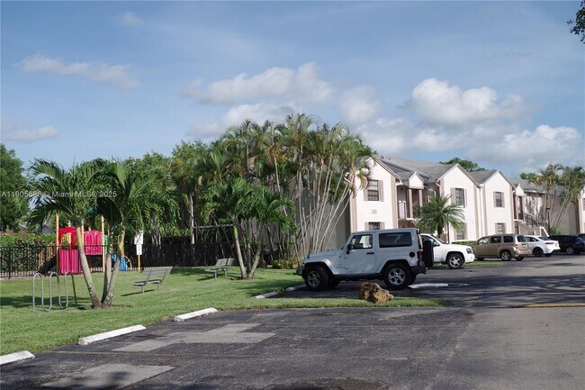 Building Photo - 1500 Jefferson Dr