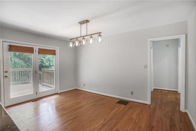 Building Photo - 3679 Donaldson Dr NE