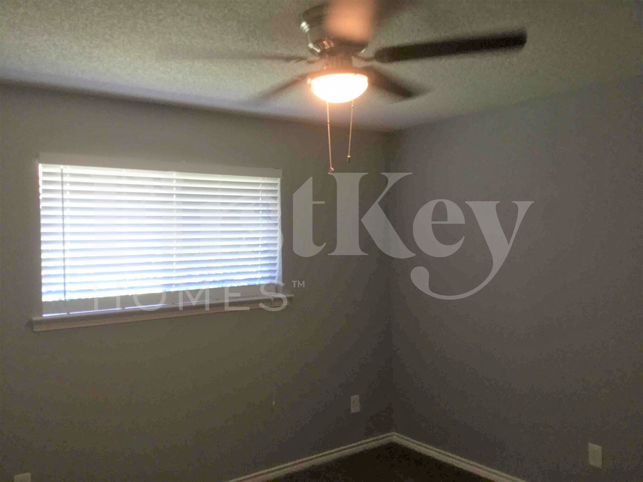 Building Photo - 419 Buckingham Pl