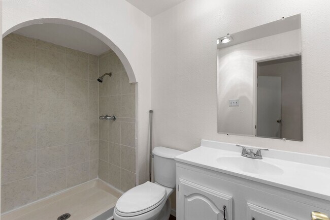 Building Photo - For Rent Newly Remodeled 3 Bed / 2 Bath Home