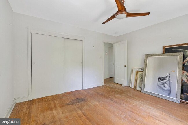 Building Photo - 921 Langley Dr