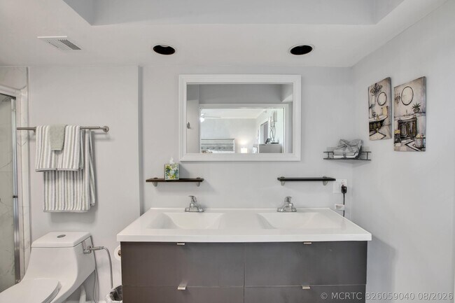 Building Photo - 955 Egret Cir