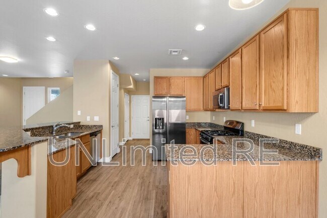 Building Photo - 1201 N Warm Springs Trail