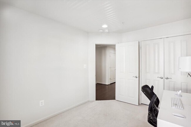 Building Photo - 13950 Estuary Dr