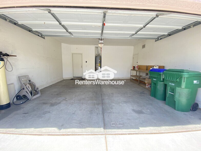 Building Photo - 44430 Caven Dr