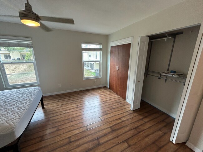 Building Photo - 5206 Sunridge Palms Dr