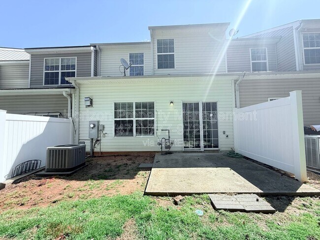 Building Photo - 296 Azalea Cir