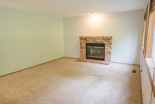 Building Photo - 4bd/2.5ba Sammamish Home