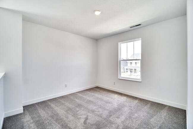 Building Photo - 404 W Monroe St
