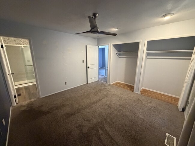 Building Photo - 3819 Midsummer Ln S