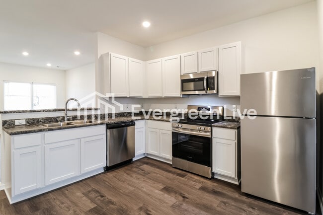 Building Photo - 163 Meadow Dr