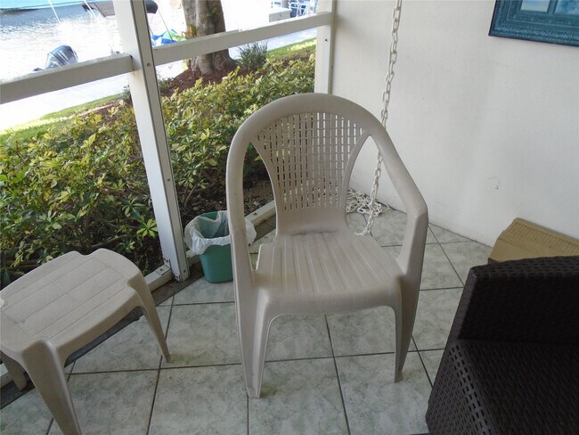 Building Photo - 3165 NE 48th Ct