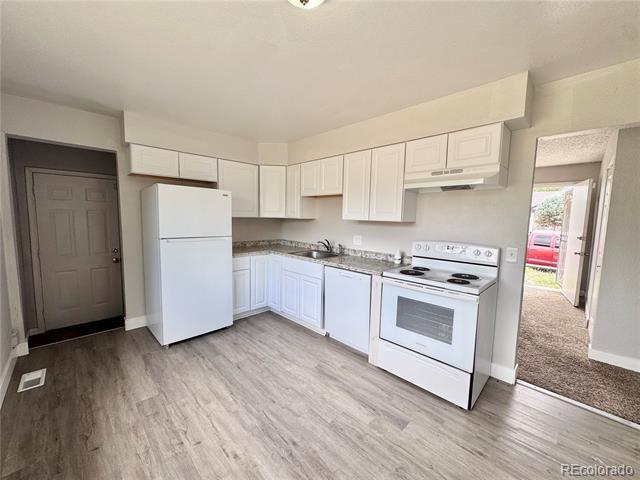 Building Photo - 14385 Pensacola Dr