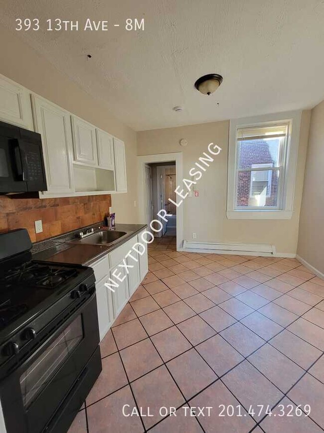 Building Photo - 393 13th Ave