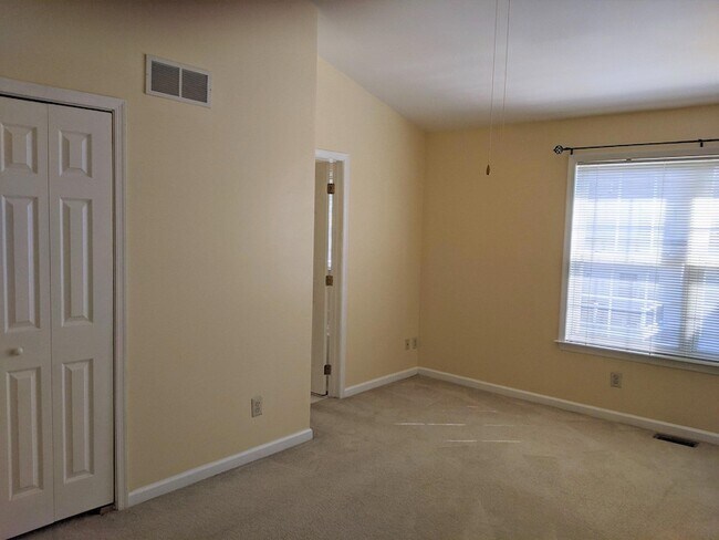 Building Photo - 331 Galway Dr