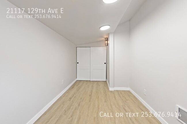 Building Photo - 21117 129th Ave E