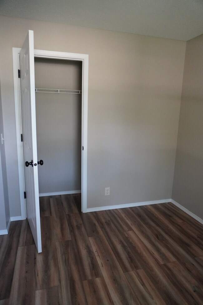 Building Photo - 37 Ems D22A Ln
