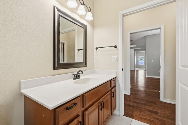 Building Photo - 1705 19th St