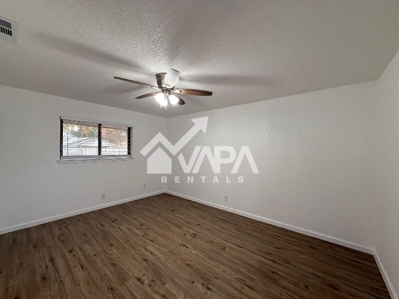 Building Photo - 7403 Castle Crown Dr