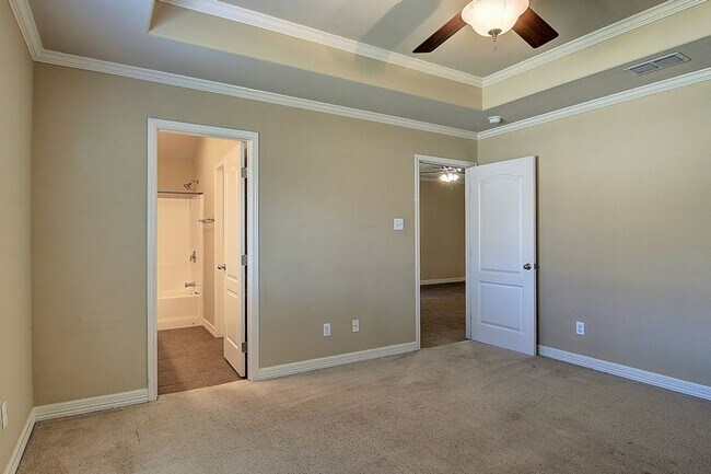 Building Photo - 6824 Fox Tail Dr