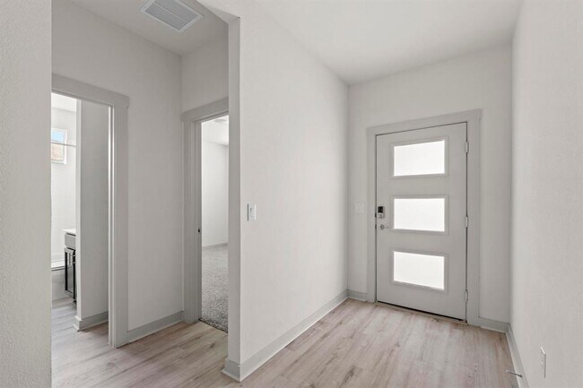 Building Photo - 7404 Sagira Path