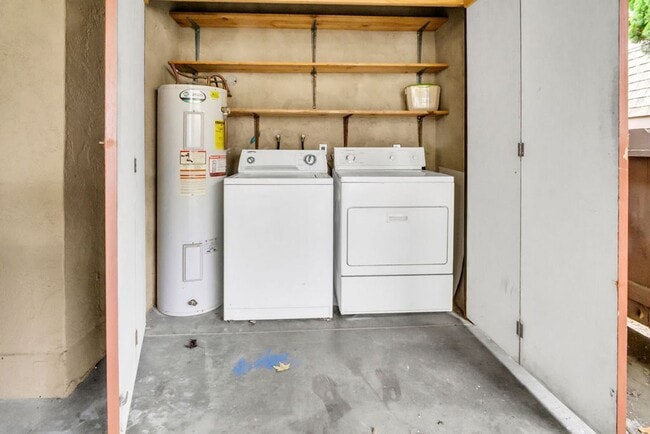 Building Photo - Great Three bedroom in UTC!  Available now!