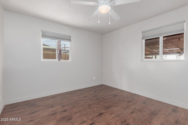 Building Photo - 3622 W Sunland Ave