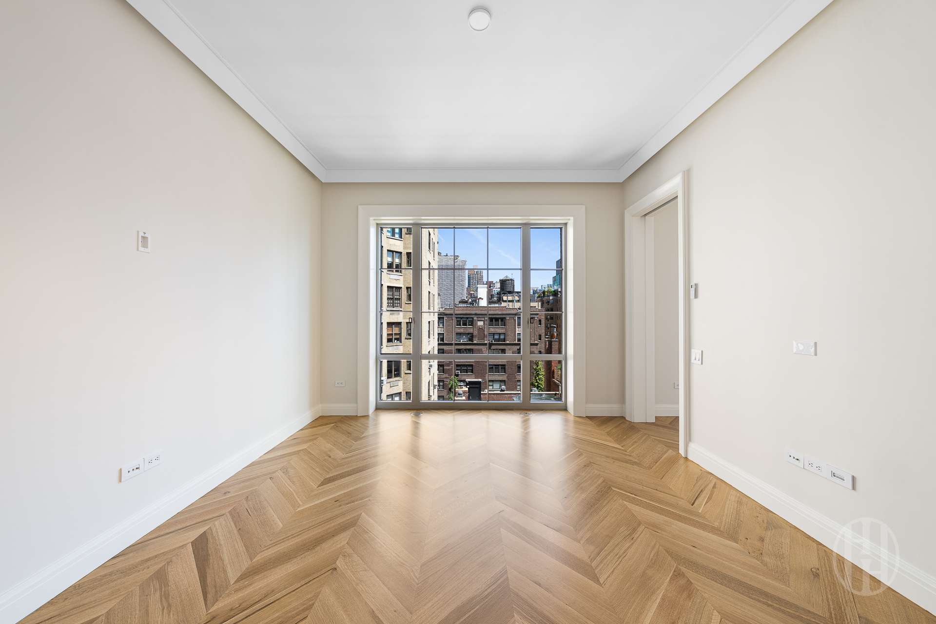 Building Photo - 109 E 79th St