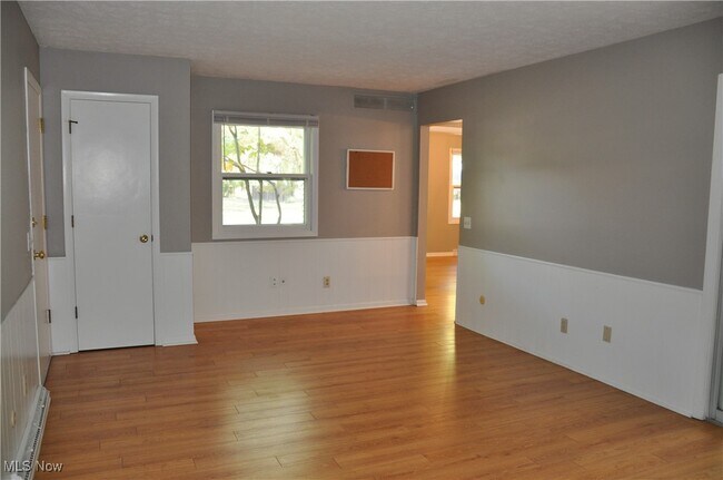 Building Photo - 3366 Broad Vista St NW