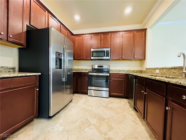 Building Photo - 8885 Via Isola Court
