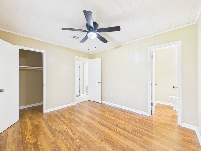 Building Photo - NEW ON MARKET  BREAUX BRIDGE!