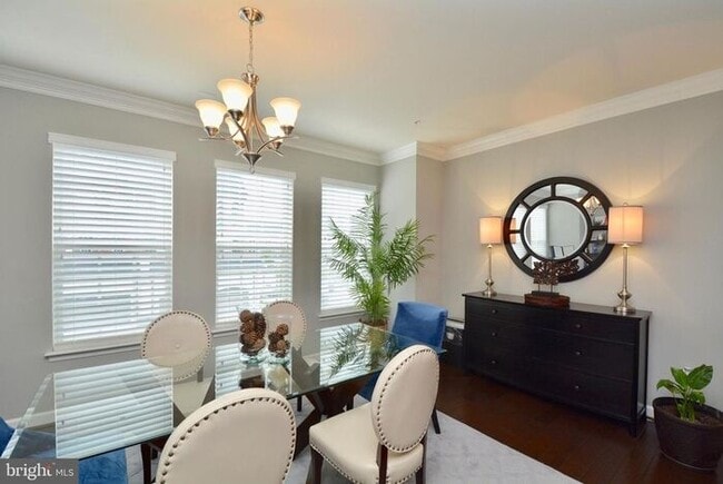 Building Photo - 702 Fair Winds Way