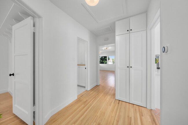 Building Photo - 616 Marine Ave